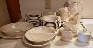 lot 79 image: White Dish Set with Grape Design