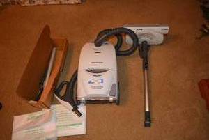 lot 119 image: KenmoreProgressive True HEPA Vacuum with extra bags