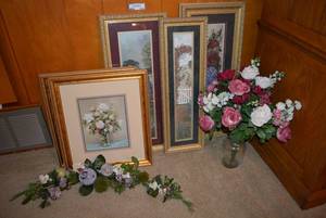 lot 132 image: Flowers and Pictures Prints of Flowers