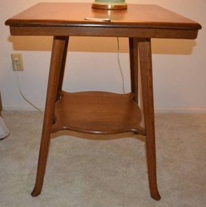 lot 169 image: Vintage End Table