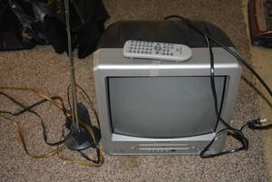 lot 187 image: Magnavox TVDVD Player Model MWC13D6