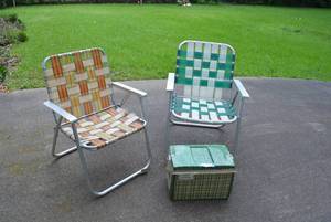 lot 30 image: Vintage Ice Chest Poloron Rover Insulated Ice Chest and Vintage Folding Chairs, check condition