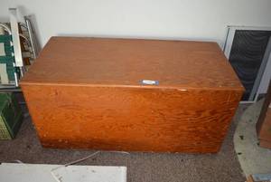 lot 44 image: Wooden Storage Box 46 x 23 x 21