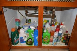 lot 86 image: Cleaning Supplies