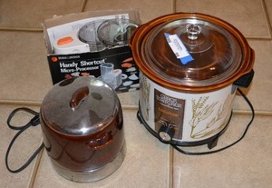 lot 99 image: Crock Watcher by Hamilton Beach, Westbend Induction Cooker and B&D Micro-Processor