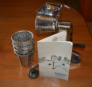 lot 103 image: SaladMaster Food Cutter with Manual