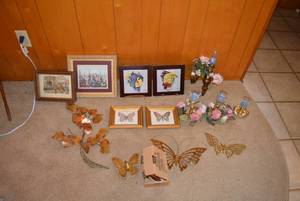 lot 112 image: Wall and Table Dcor Metal Wall Art, Framed Prints and Candle Holders