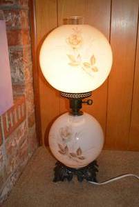 lot 107 image: Double Globe 3-Way Lamp, Cast Base, Rose Design