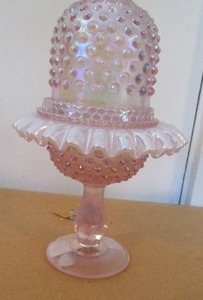 lot 20 image: Fenton Fairy light- pink bubble glass,16 tall, great condition