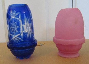 lot 21 image: Fenton Fairy light- 8 blue and 6 pink