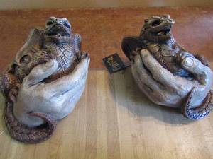 lot 58 image: 2 Pena dragon wall sconces with red eyes in original box