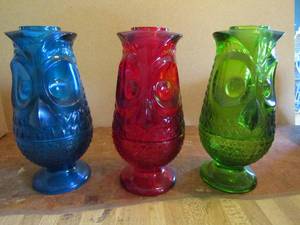 lot 59 image: 3 Fenton fairy glass owls red, green and blue