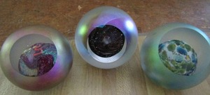 lot 109 image: 3 GES 3D planet ball paper weight