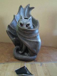 lot 117 image: Pena  Grinlkins candle light
