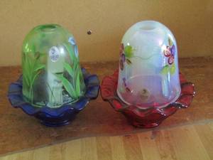 lot 121 image: 2 hand painted Fenton fairy lights signed by  Hana Berry
