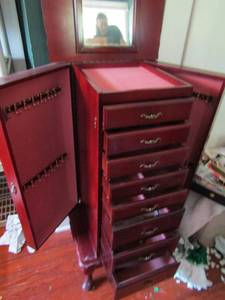 lot 142 image: Double sided tall jewlery box 8 drawers with a top ring storage and mirror 40x15x18