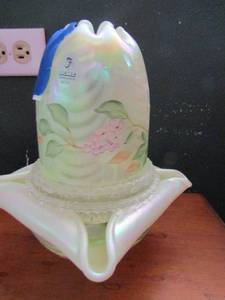 lot 160 image: Green glass large Fenton fairy light. Glass holder bottom hand painted