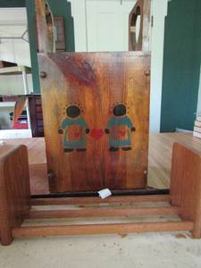 lot 170 image: Heart wood rack and book holder