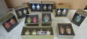 lot 213 image: 10 small boxes of beautiful treasure christmas ornaments