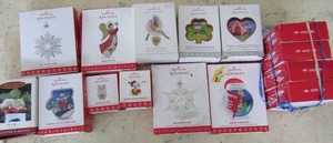 lot 214 image: Large lot Hallmark keepsake ornaments snoopy, 112 days of christmas, snowflakes cats and more