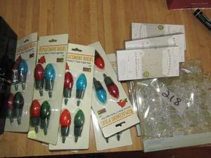 lot 218 image: 2 snowflake garlands, wonder shop mini lights and replacements bulbs