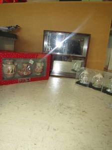 lot 233 image: 3 piece native American china clay set 2 tier display shelf 3 glass ornaments