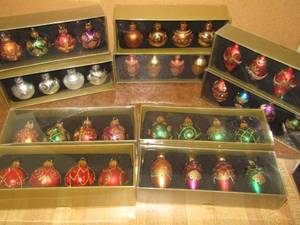 lot 240 image: Treasured glass company 10 boxes of ornaments (4 in each box)