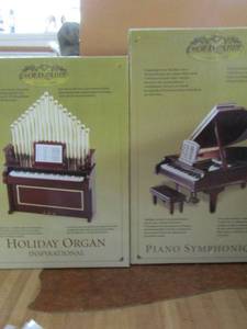 lot 242 image: Gold label Piano Symphorique & Holiday  ORGAN  NIB