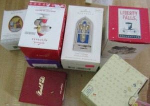 lot 255 image: Hallmark snoopy, angel trio and more christmas ornaments
