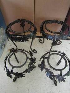 lot 282 image: 4 metal leaf candle holders