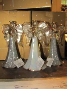 lot 293 image: 3 cartes Carlton glass angels