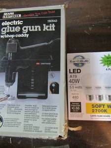 lot 301 image: Electric glue gun kit and pack of 60 watt Bulbs