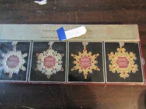 lot 312 image: Silver plated photo frame ornaments snow flake shape