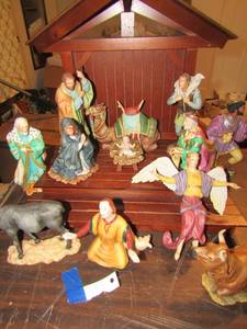 lot 313 image: Franklin mint nativity set complete