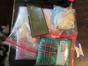 lot 326 image: Vintage ladies hankies some new some used (but clean)