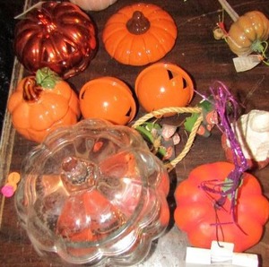 lot 360 image: Assorted Jack o lanterns
