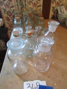 lot 368 image: Lot of 20 jars with various sizes and lids