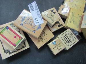 lot 414 image: 12 stamps- dogs, Christmas, etc.