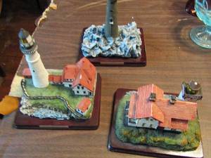 lot 422 image: 3 houses, one Ida studios 3 light houses