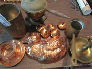 lot 433 image: Copper lot includes pot with base and lid, duck mold, 2 candle holders, vase, pot with long handle 5 small lids