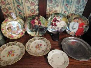 lot 448 image: lot of 8 plates- 1 silver charger, Royal albert, Havilland and co. saucers 2 Schumann Bavaria and assorted Knowles and 5 display stands