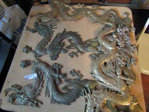 lot 456 image: 6 metal dragon wall hangings 26-29