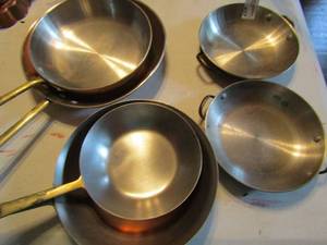 lot 457 image: 6 copper skillets small bowls