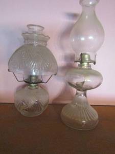 lot 474 image: 2 oil lamps assorted sizes