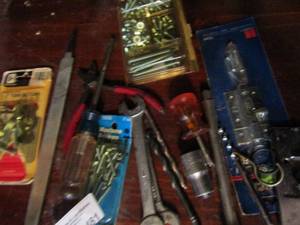 lot 481 image: Small tools, screws, nuts, bolts, wrench, screwdrivers and more