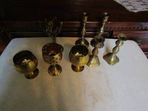 lot 510 image: Brass candle stands