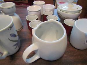 lot 522 image: 6 pieces  Vera cruse small cups and more