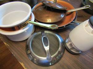 lot 531 image: Ceramic and copper pot,  copper pan, small skillet and more