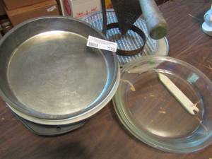 lot 532 image: metal cake pans, glass Pyrex with lids, vintage trainer, chopper and more