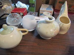 lot 537 image: Takahashi ceramic vase cat vase teapot Fiana apricot candle holder Graham crystal cardinal Candler plus more